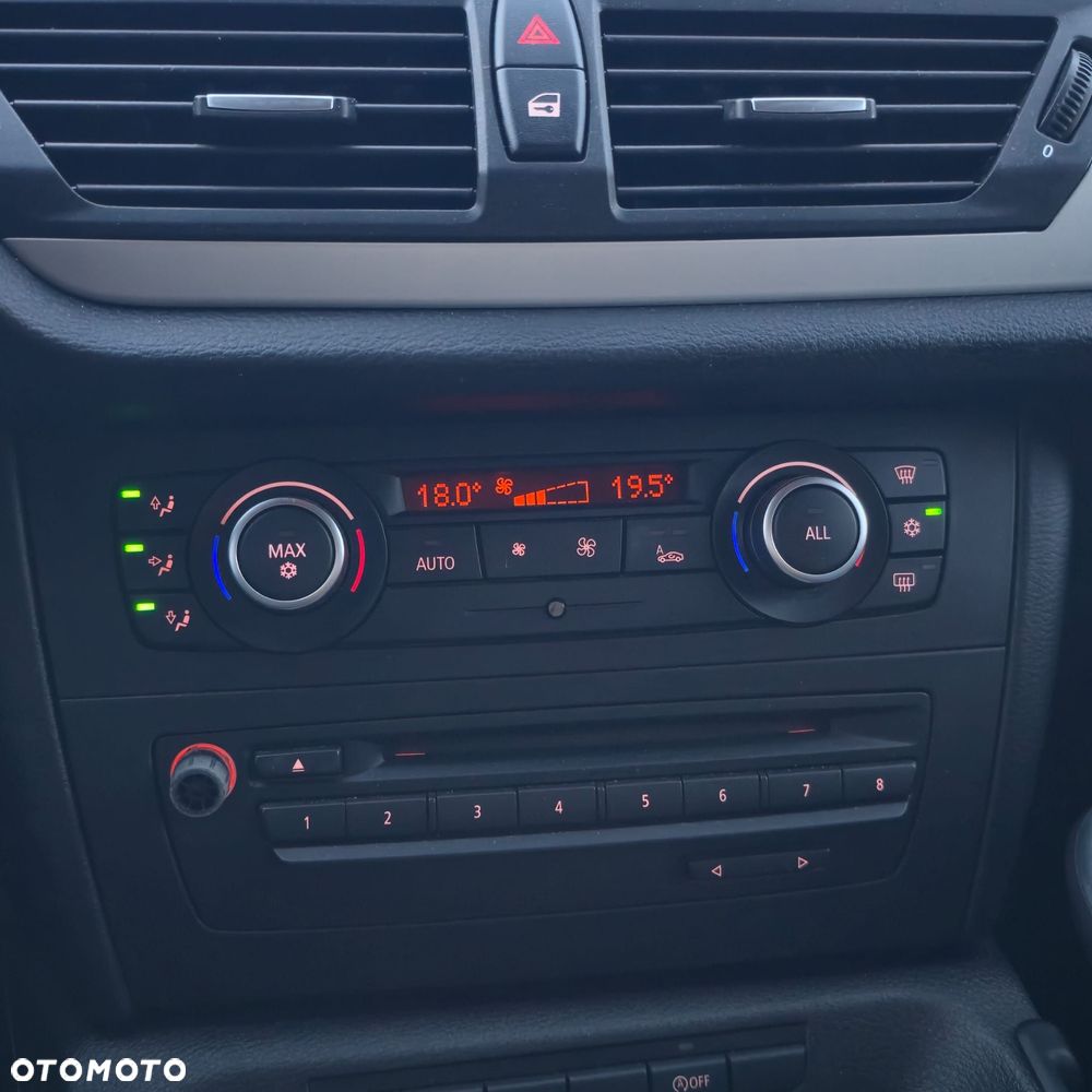 BMW X1 sDrive18d xLine - 31