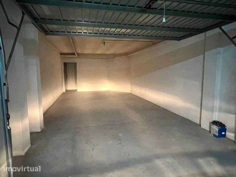 Garagem box fechada – 40,5 m² – junto ao Colégio dos Carvalhos - Grande imagem: 4/12