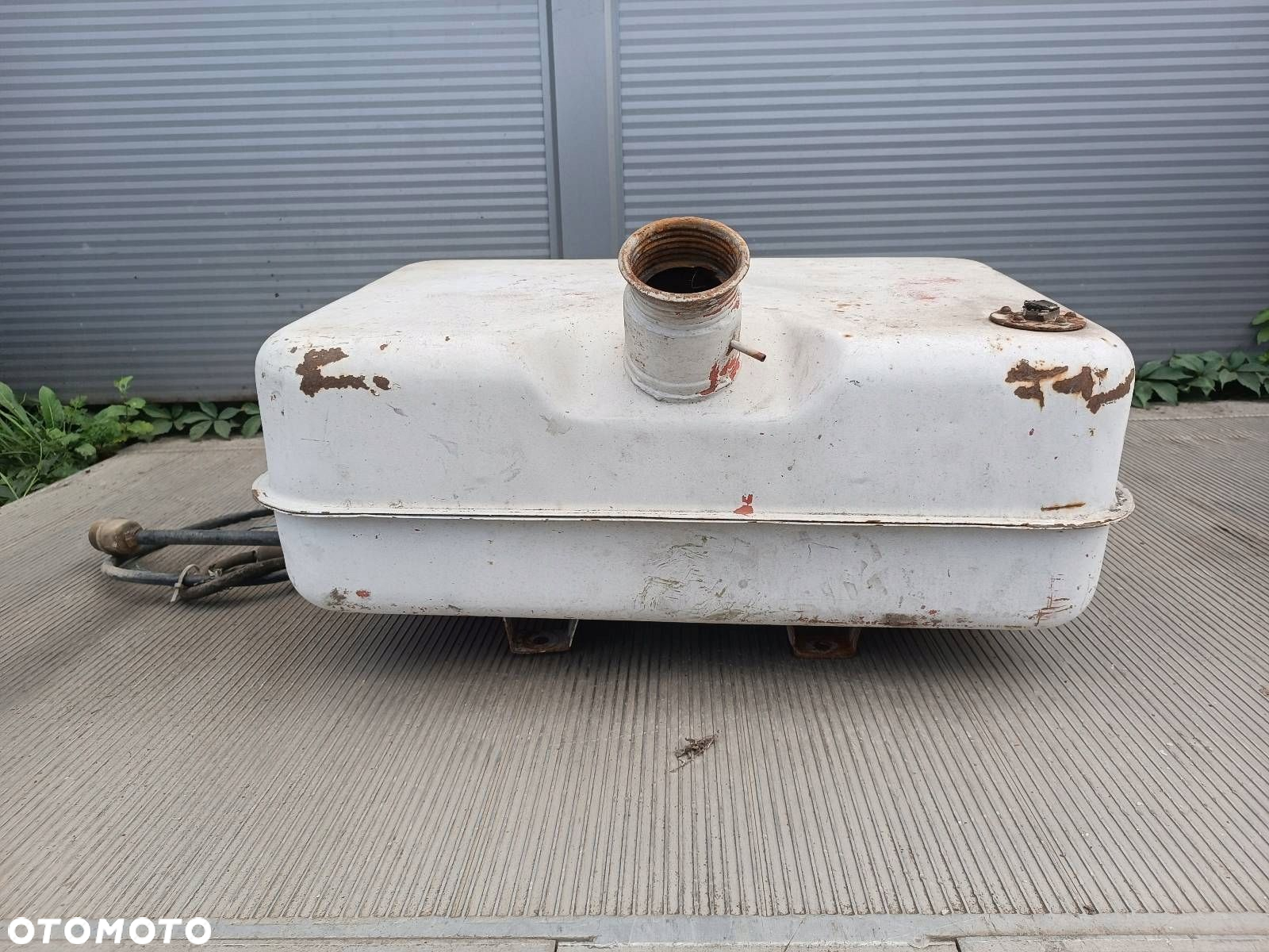 BAK ZBIORNIK PALIWA ISUZU NQR NPR NKR - 2