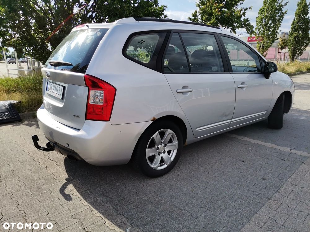 Kia Carens - 9