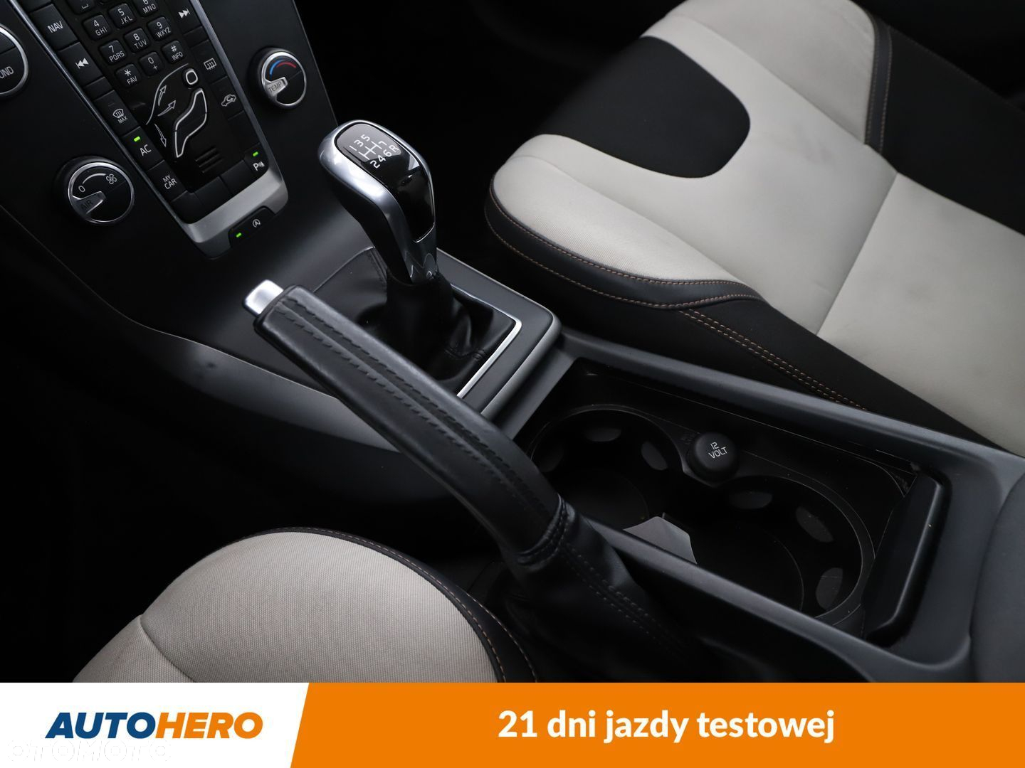 Volvo V40 Cross Country - 26