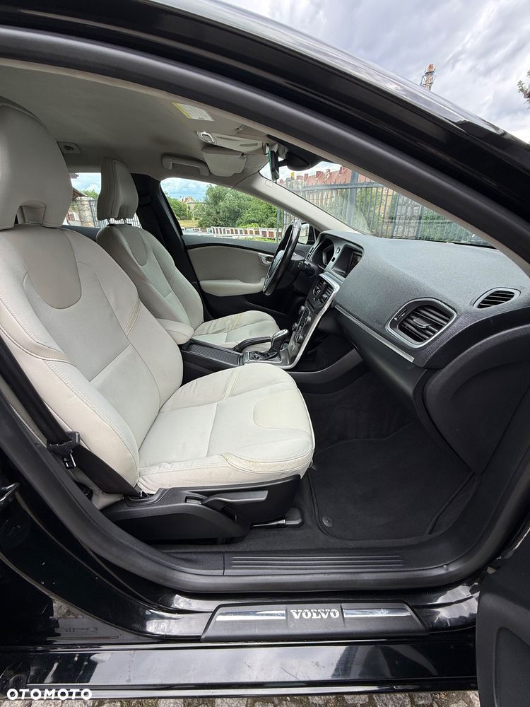 Volvo V40 D3 Geartronic Momentum - 21