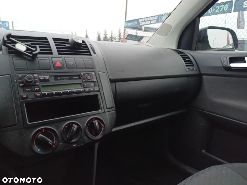 Volkswagen Polo - 11