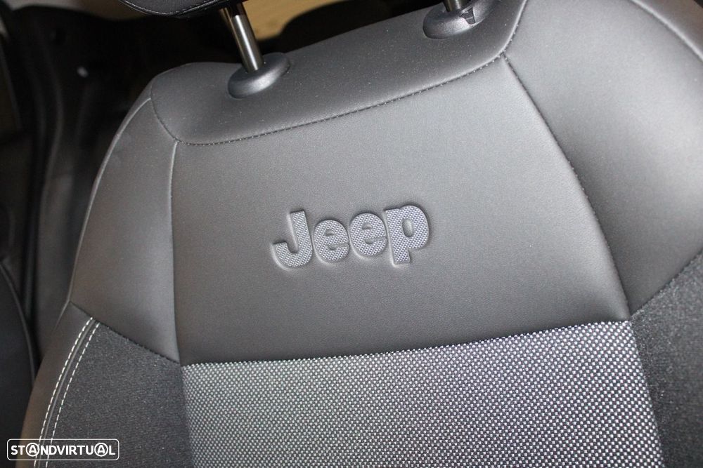 Jeep Avenger 54 kWh Summit - 31