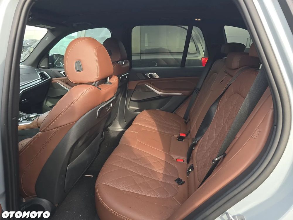 BMW X5 xDrive40i - 11