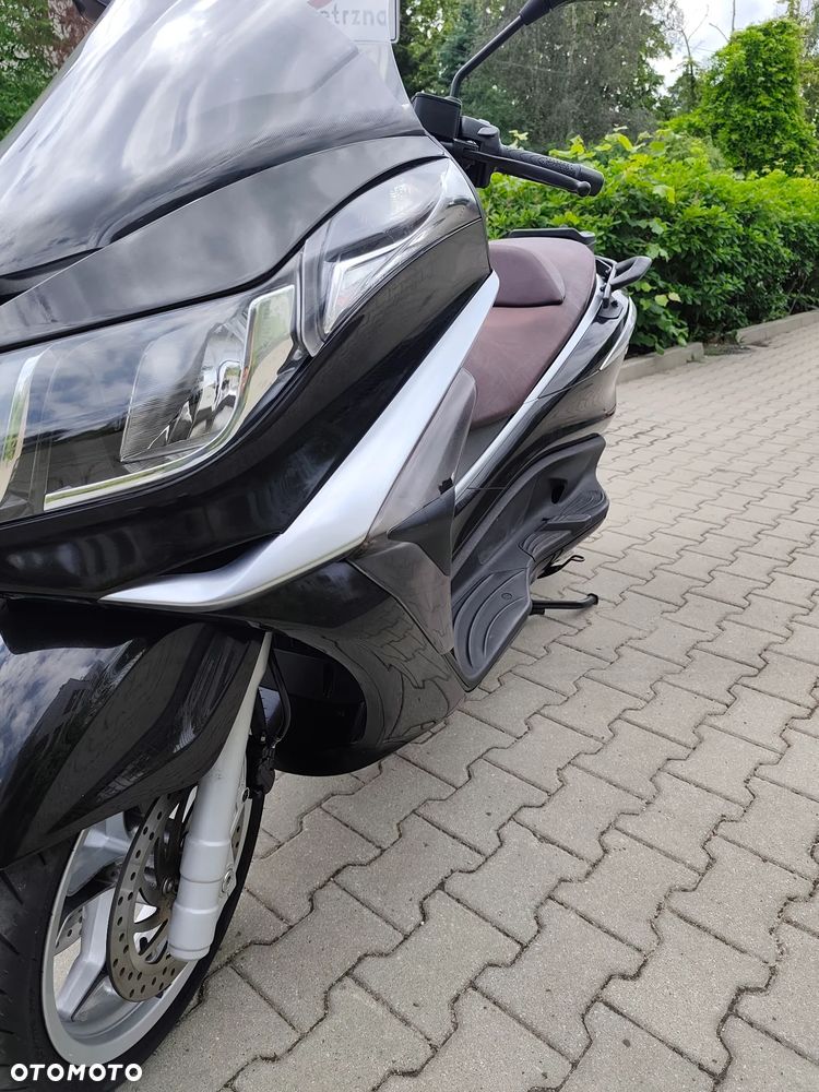 Piaggio X10 - 13