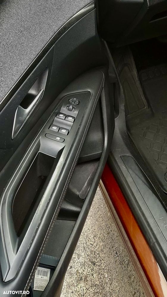 Peugeot 3008 1.6 BlueHDI S&S EAT6 Allure - 6