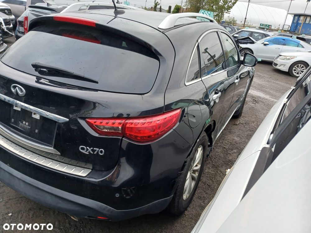 Infiniti QX70 - 4