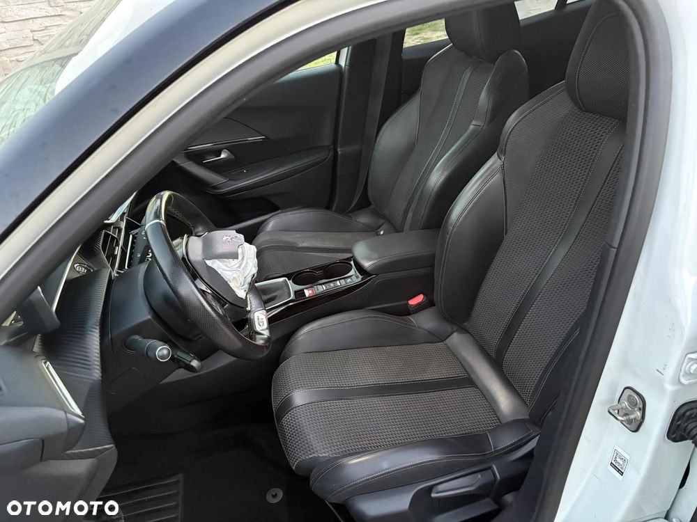 Peugeot 2008 PureTech 130 GT - 8