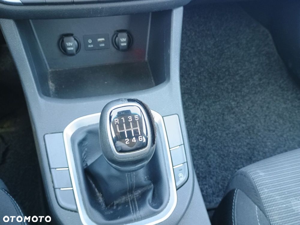 Hyundai i30 1.6 D Classic + - 22