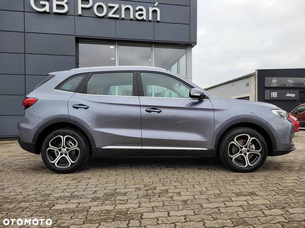 MG ZS Hybrid+ - 6