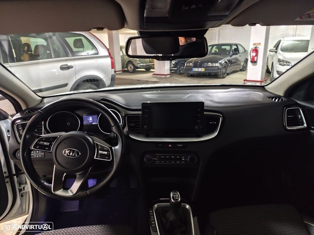 Kia XCeed 1.6 CRDi MHEV Drive - 21