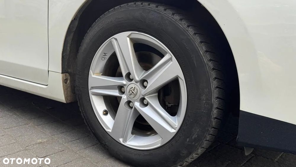 Toyota Prius+ (Hybrid) Executive - 21