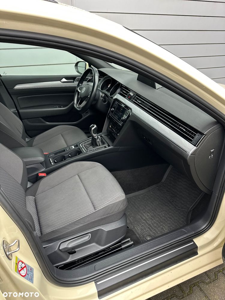 Volkswagen Passat 2.0 TDI SCR - 8