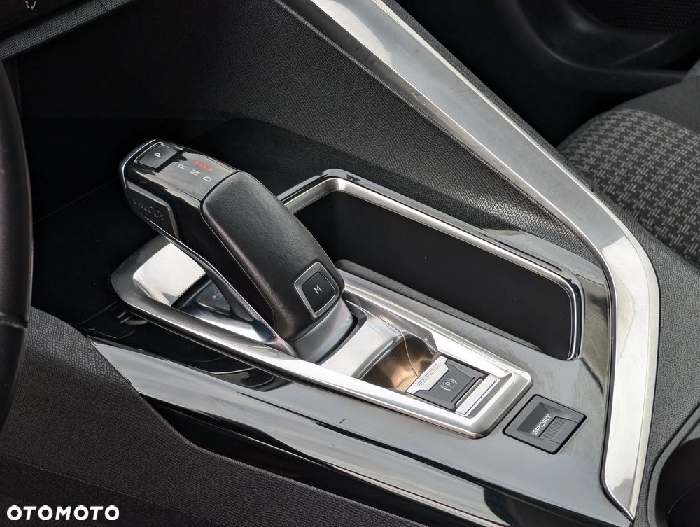 Peugeot 3008 BlueHDi 120 Stop & Start EAT6 Allure - 34