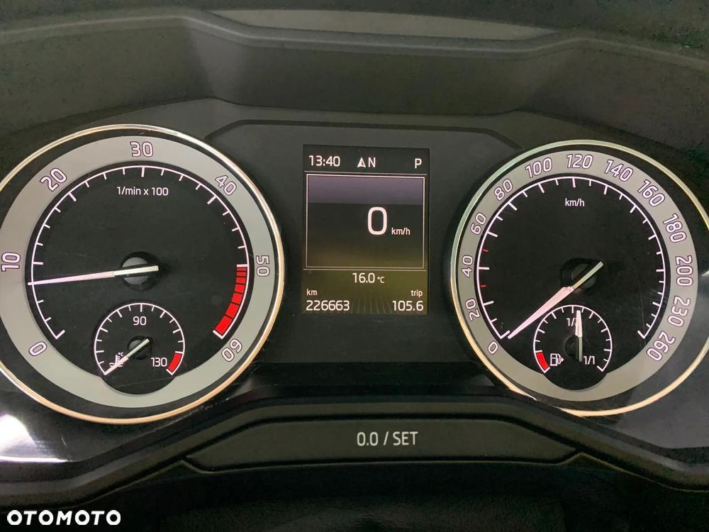 Skoda Superb 2.0 TDI L&K DSG - 21