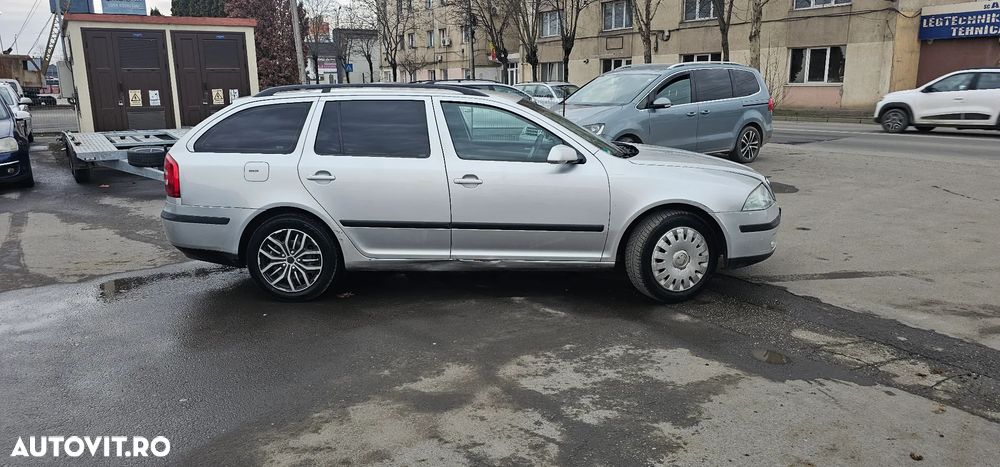 Skoda Octavia 2.0 FSI Ambiente - 4