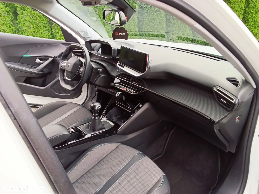 Peugeot 2008 - 13