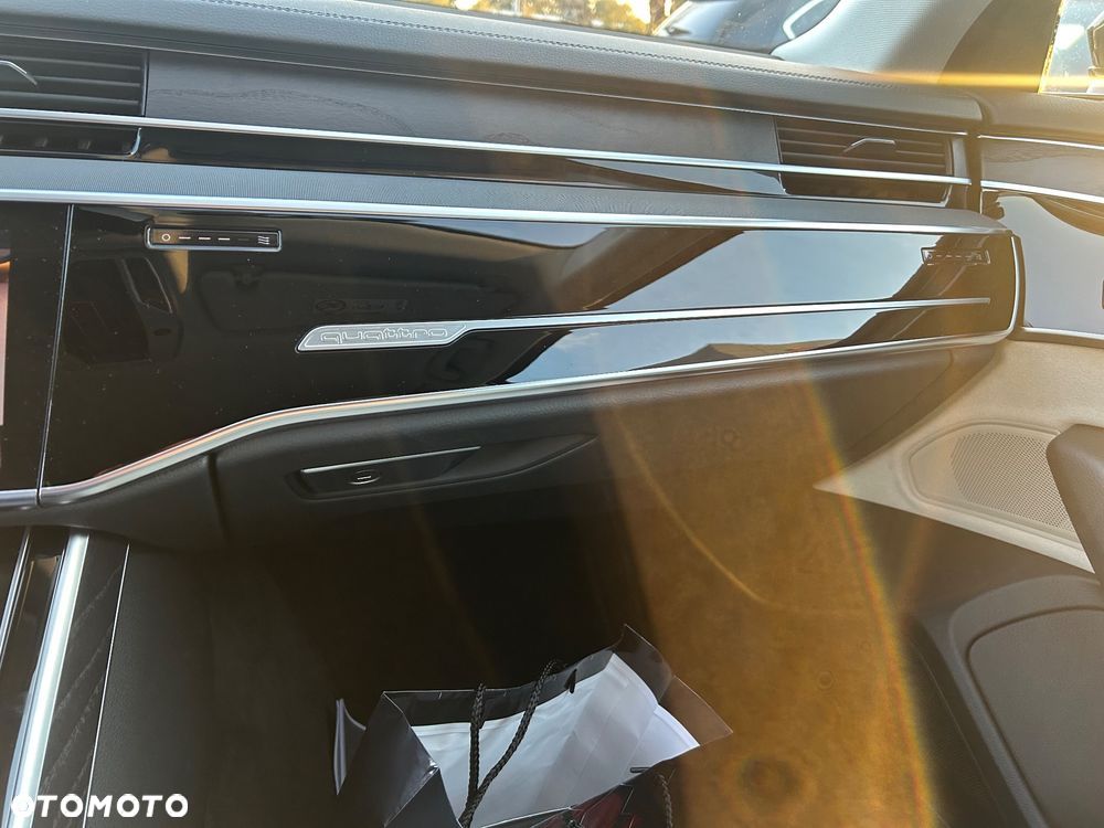Audi A8 - 10