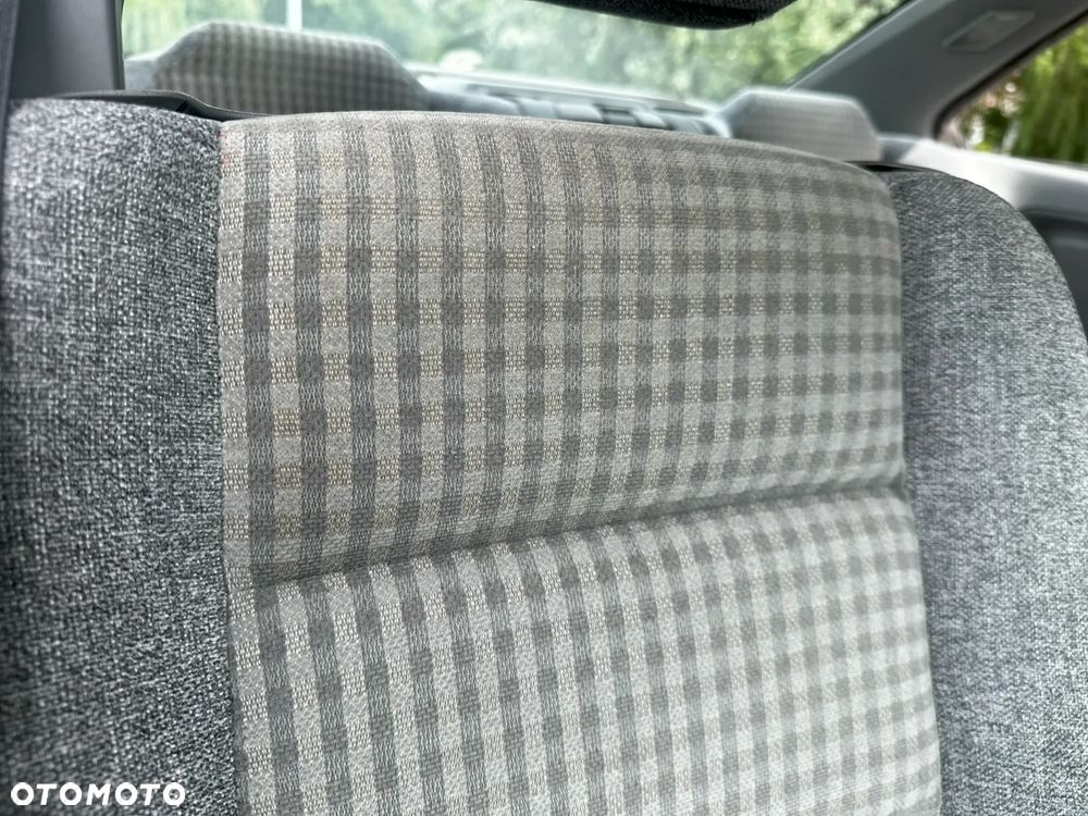BMW Seria 8 - 16