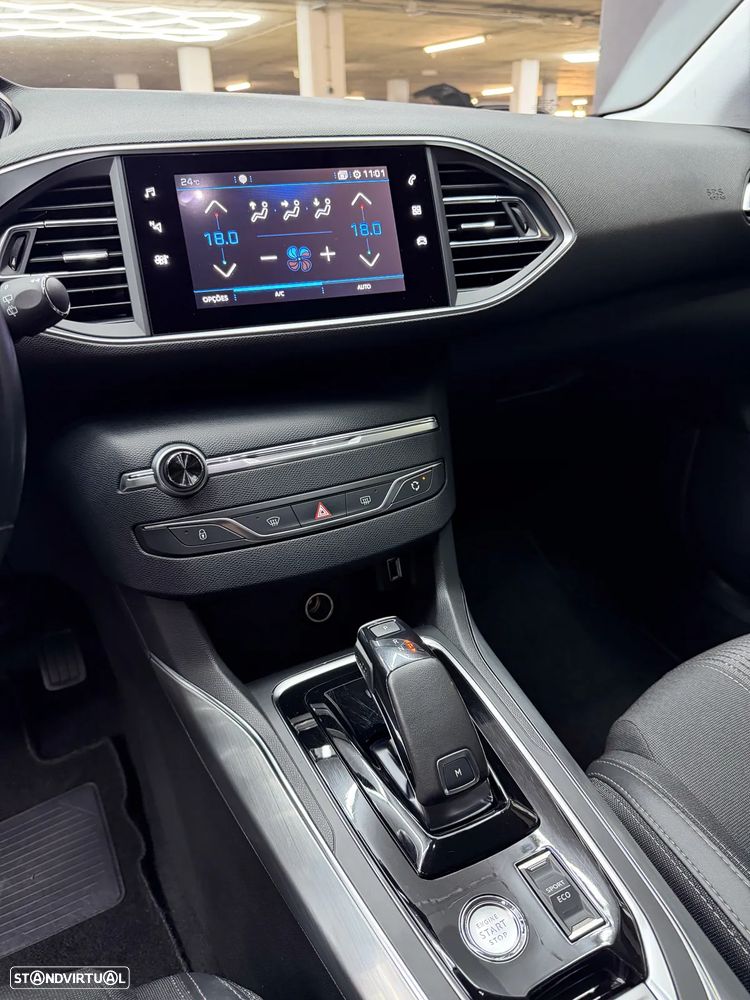 Peugeot 308 SW 1.5 BlueHDi Allure Pack EAT8 - 38