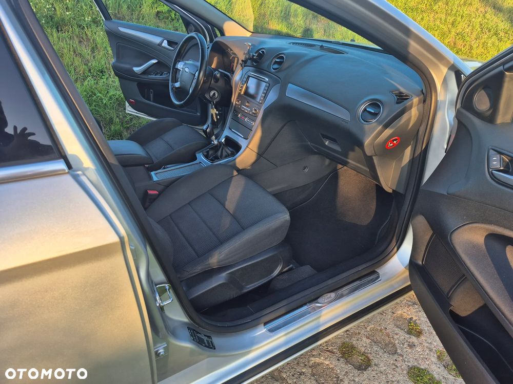 Ford Mondeo 2.0 TDCi Ambiente - 8
