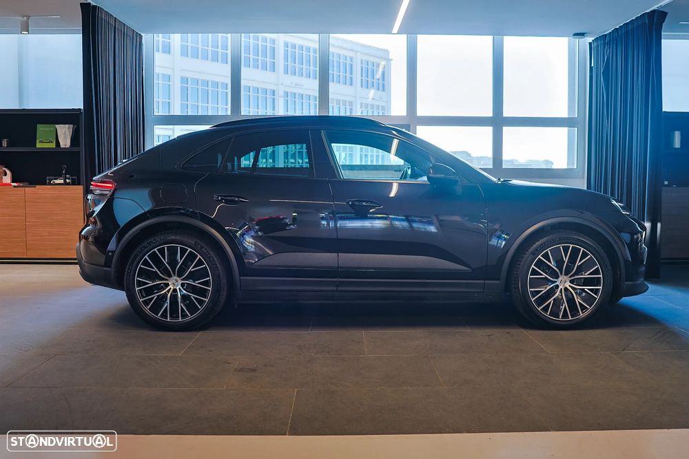 Porsche Macan Electric - 6