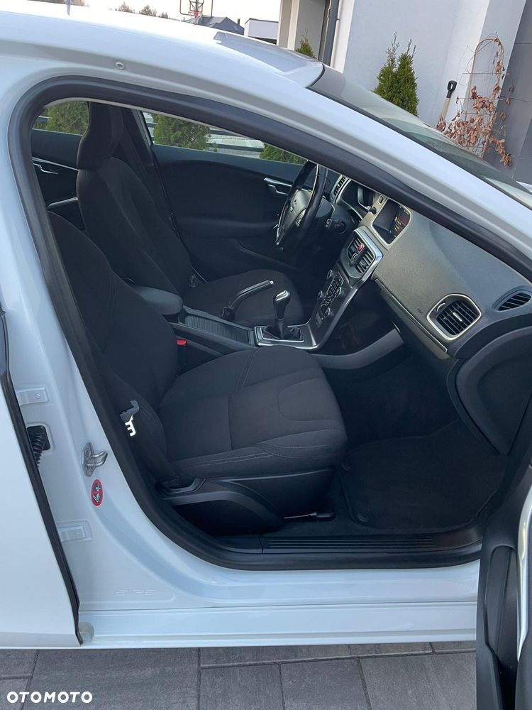 Volvo V40 D2 Summum - 23