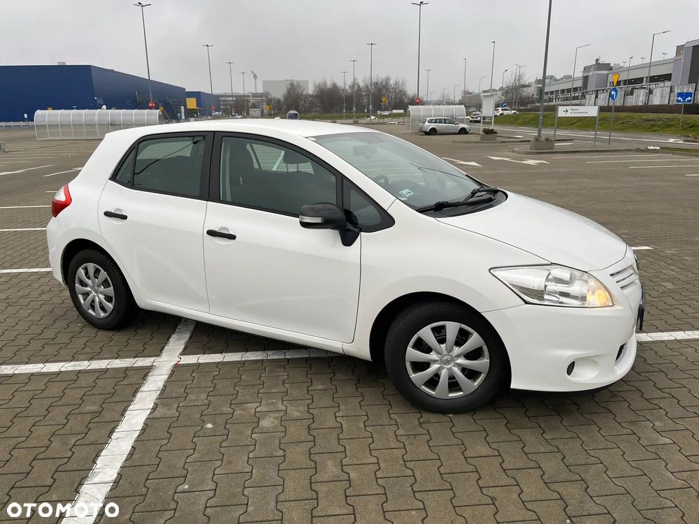 Toyota Auris 1.4 D-4D Terra EU5 - 3