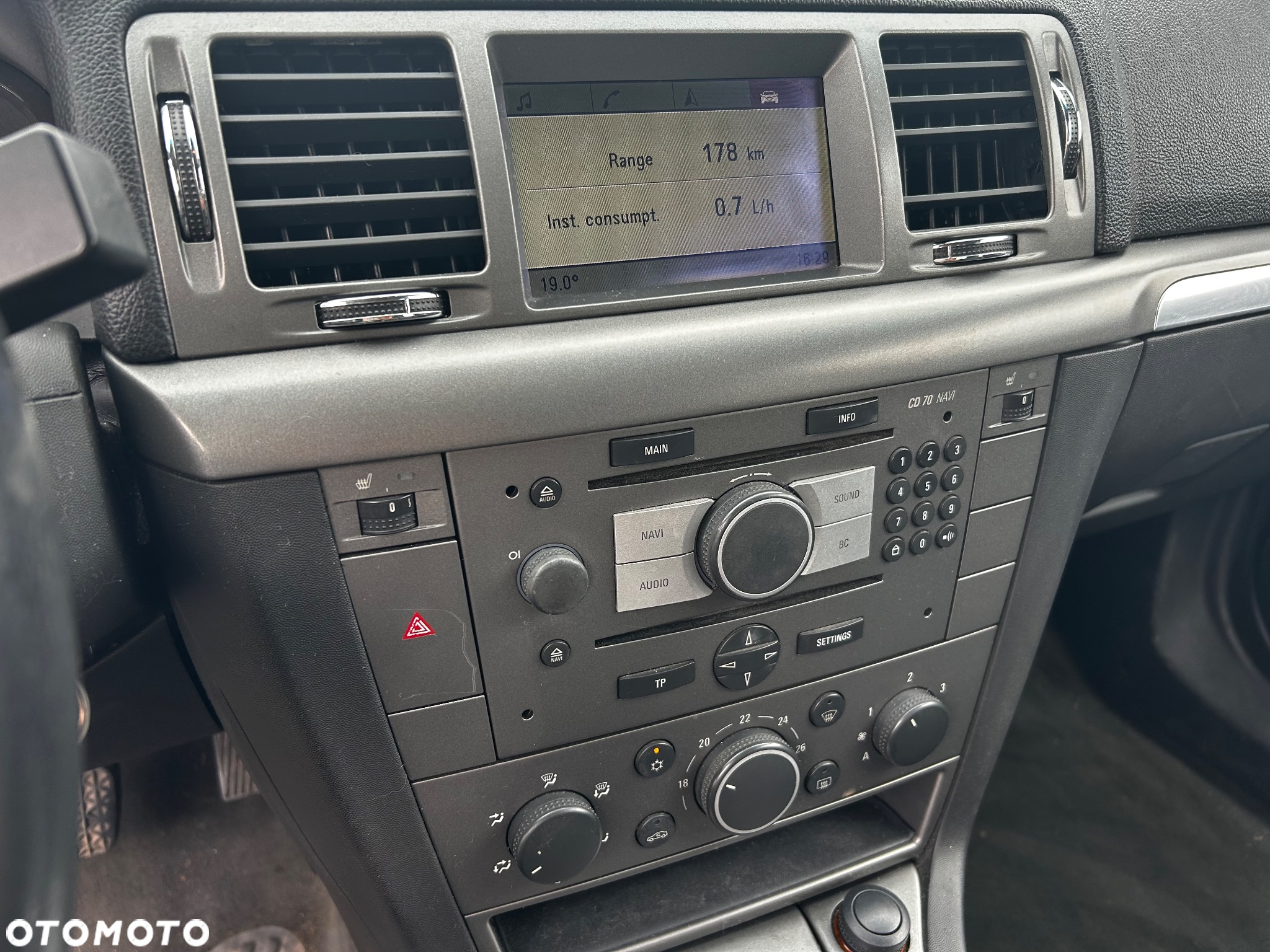 Opel Signum 1.9 CDTI Cosmo - 13