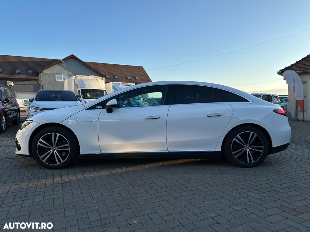 Mercedes-Benz EQE 300 Electric Art - 17