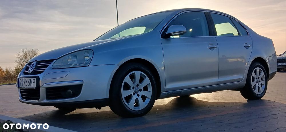 Volkswagen Jetta 1.9 TDI Comfortline - 12
