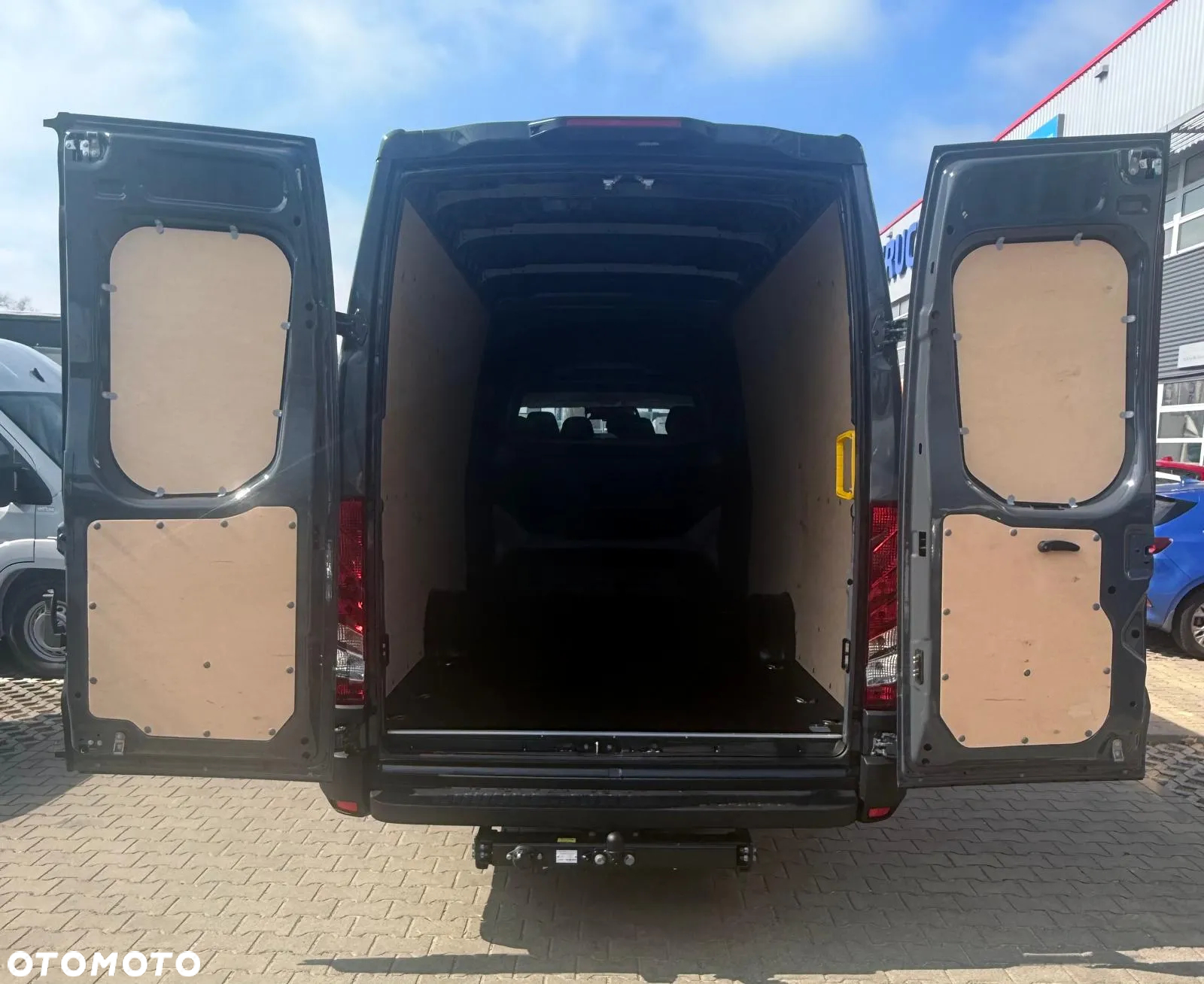 Iveco DAILY -AUTOMAT 7 OSOBOWE MAX DŁUGIE - ZABUDOWA W CENIE - 11