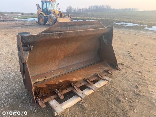 Caterpillar 906M - 12