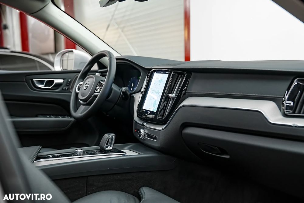 Volvo XC 60 T6 AWD Ultra Dark - 32