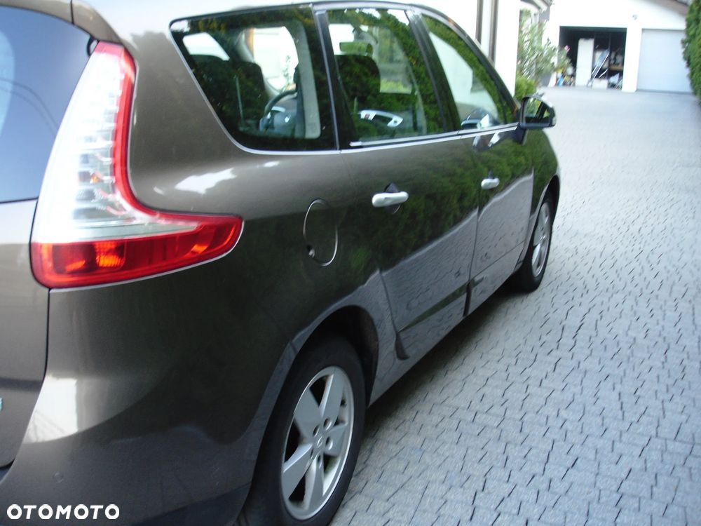 Renault Grand Scenic - 26