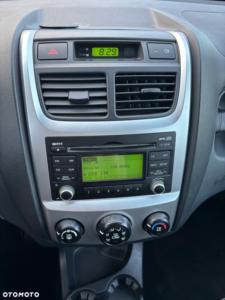 Kia Sportage 2.0 Freedom + - 26