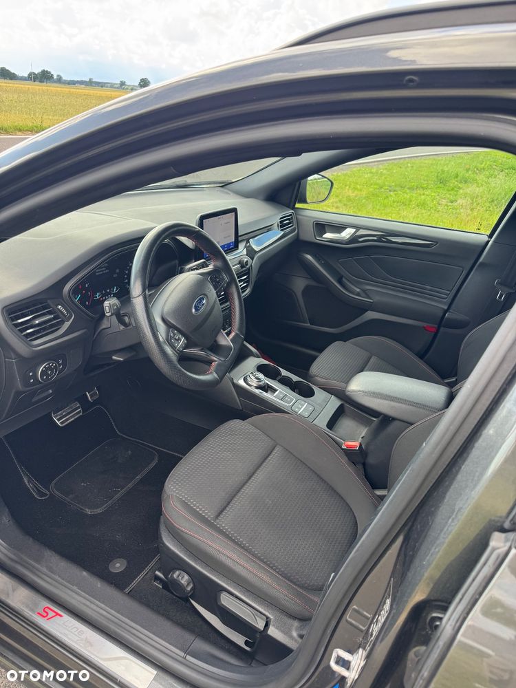 Ford Focus 1.5 EcoBoost ST-Line - 8
