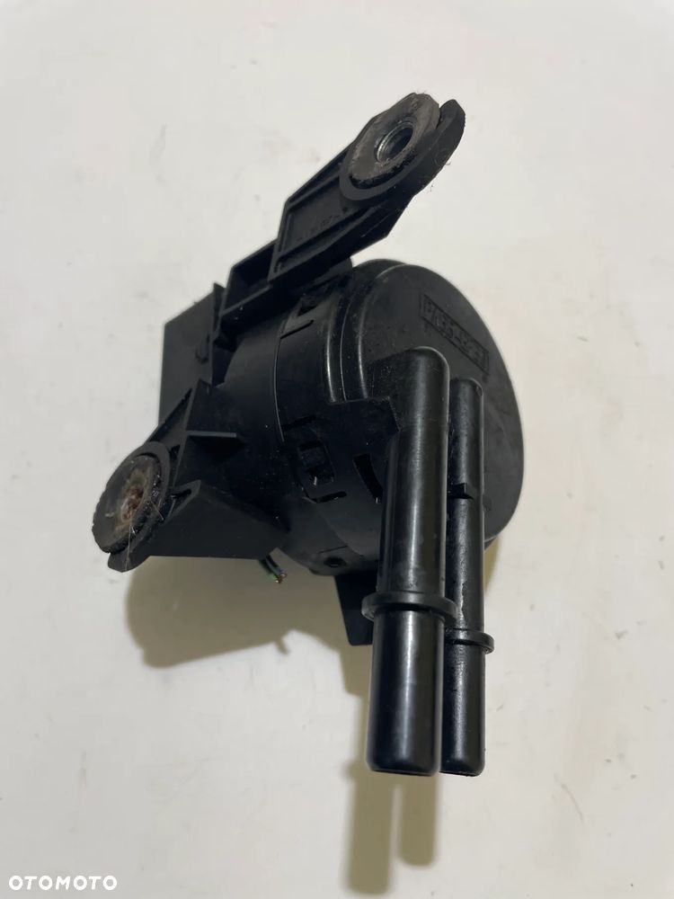 ZAWOR CISNIENIA FORD FOCUS MK I PA66GF33 - 1