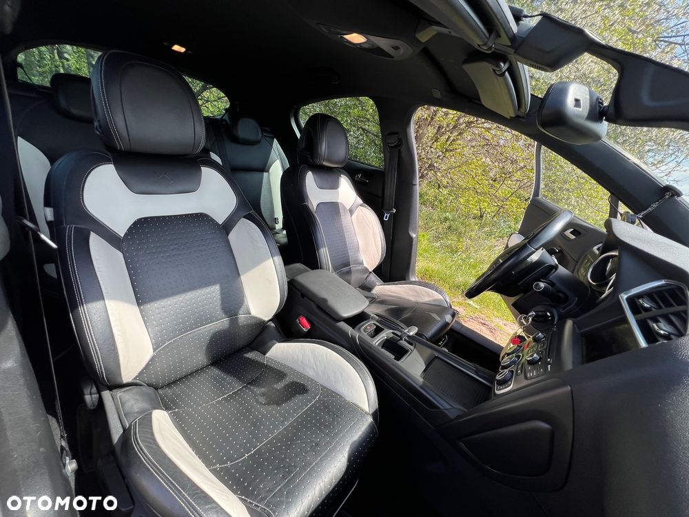 Citroën DS4 1.6 e-HDi SoChic MCP - 12
