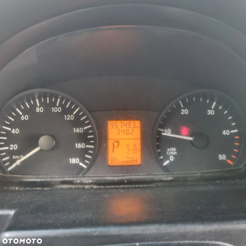 Mercedes-Benz Sprinter - 10