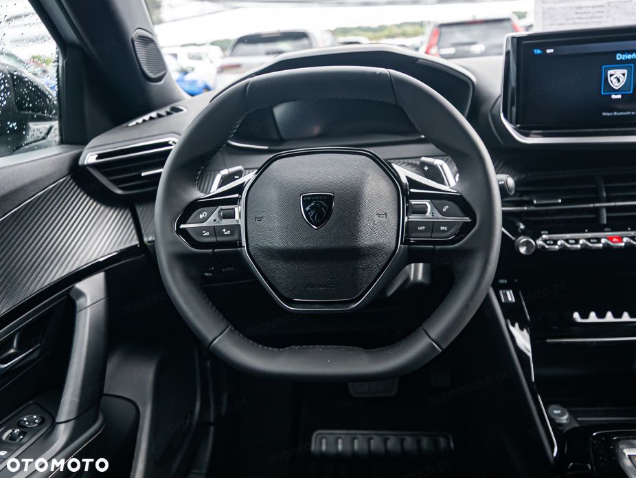 Peugeot 2008 - 11