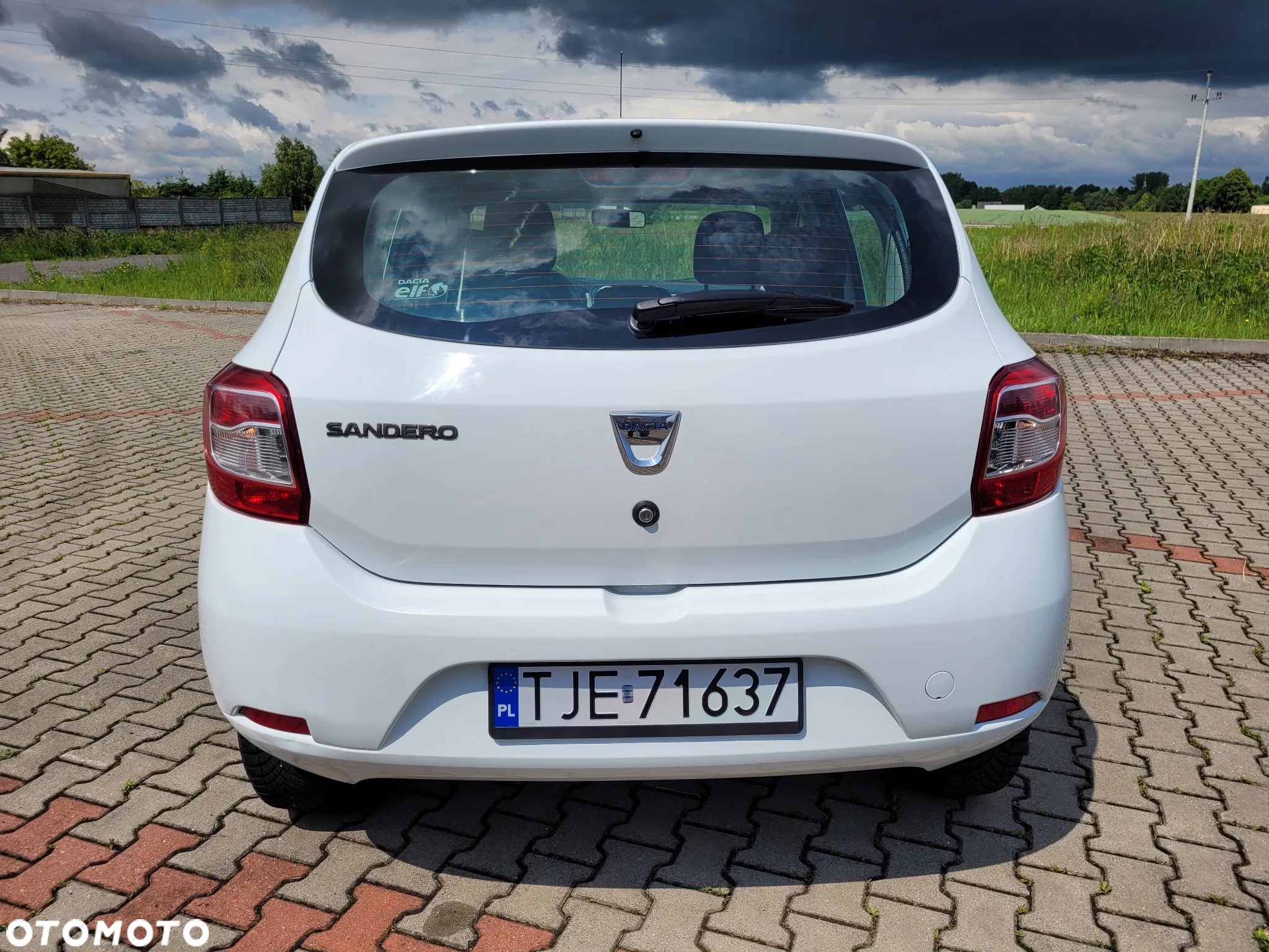 Dacia Sandero 1.2 16V 75 Laureate - 26