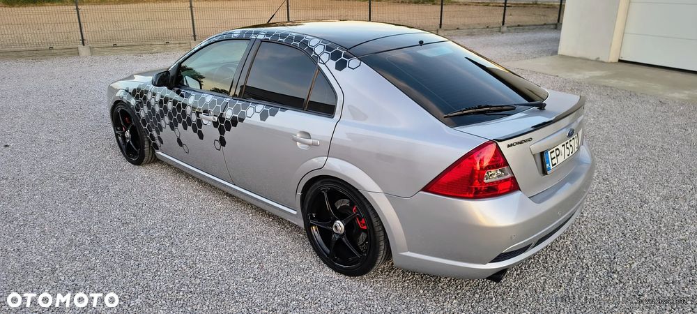 Ford Mondeo 3.0 V6 ST 220 - 13