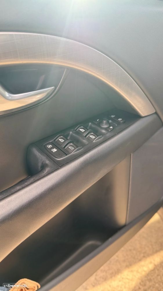 Volvo V70 2.0 D Momentum - 6