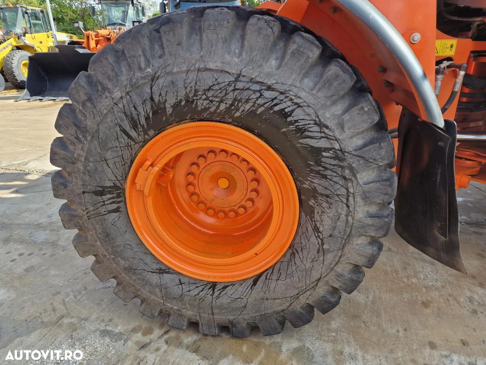 Hitachi ZW220-6, cupa 3,5mc, 2018, 10.546h, produs in JAPONIA, Anv 23,5R25 80% ok, Masa operationala 20 tone, camera luat vederi spate, consum mediu 10,5l/ora, Stare foarte buna, posibilitate leasing 3 ani, AC Climatronic, computer in PROMOTIE 53.900 EUR+Tva - 12