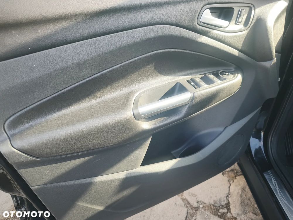 Ford Kuga 2.0 TDCi 4x4 Titanium - 14