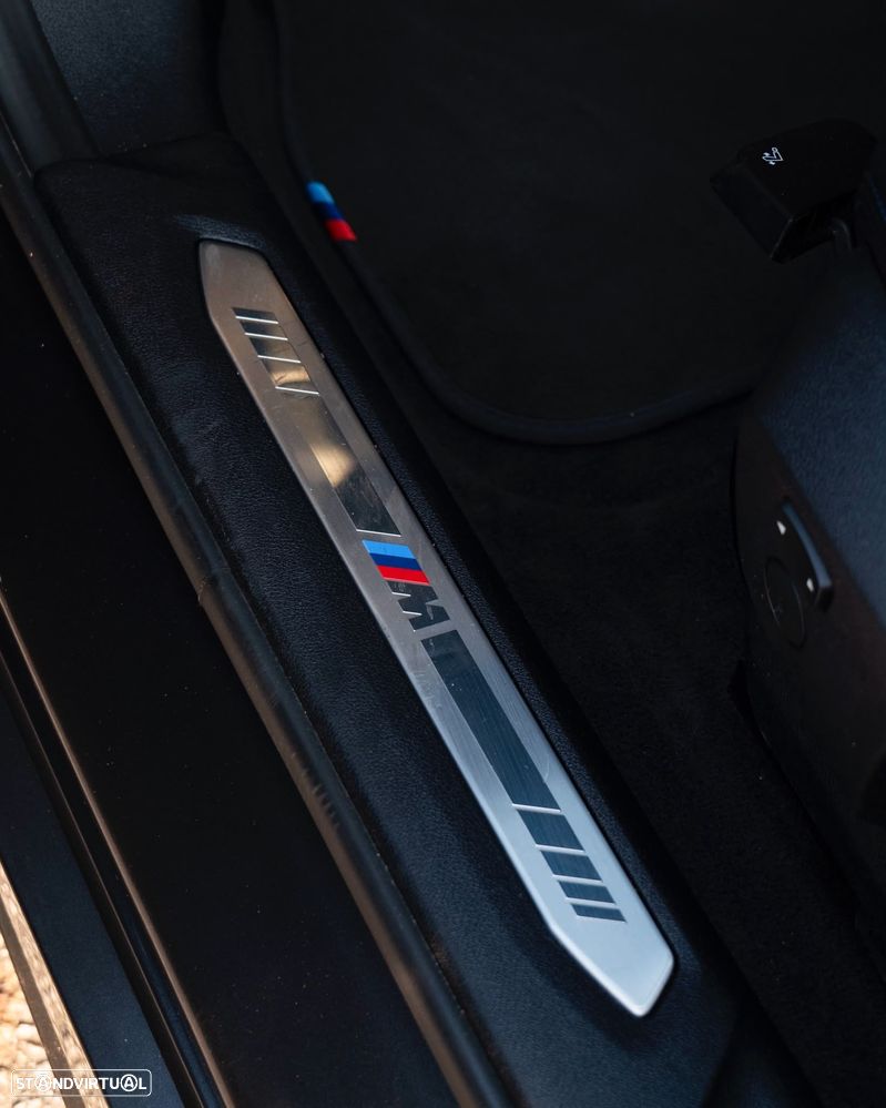 BMW 118 i Pack M Auto - 3