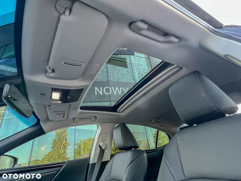 Lexus ES 300h Business Edition - 22