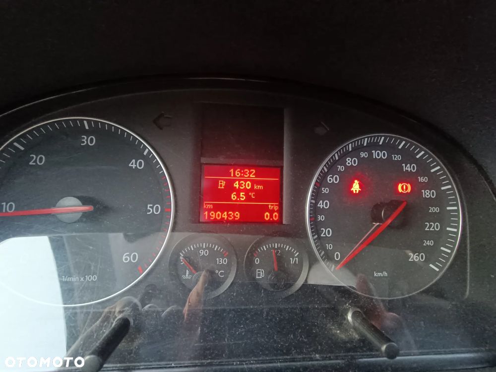 Volkswagen Touran 2.0 TDI DPF Comfortline - 6